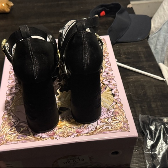 From Devil inspired,size was too small pretty sure we missed return so here I am - Picture 4 of 6